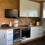 Wohnung 1 Mit Ueberdachte Terrasse Zum Garten Naehe Strand Und Hafen Bensersiel * Bensersiel