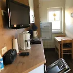 Apartman Wohnung 1 Mit Ueberdachte Terrasse Zum Garten Naehe Strand Und Hafen Bensersiel *