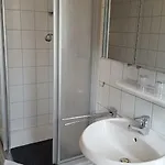 Apartman Wohnung 1 Mit Ueberdachte Terrasse Zum Garten Naehe Strand Und Hafen Bensersiel