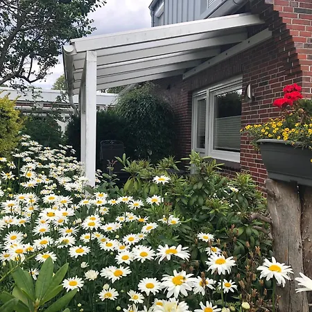 1 Mit überdachte Terrasse Zum Garten Nähe Und Hafen * Bensersiel