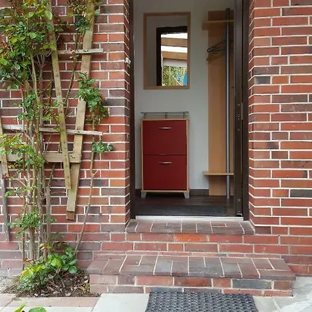 1 Mit Ueberdachte Terrasse Zum Garten Naehe Und Hafen * بينسيرسيال